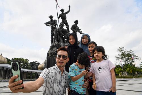 TUGU NEGARA CUTI UMUM