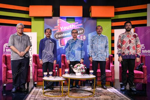 FAHMI FADZIL