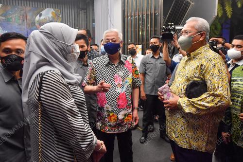 DATUK SERI ISMAIL SABRI YAAKOB