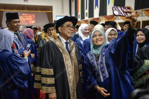 DATUK SERI MOHAMED KHALED NORDIN