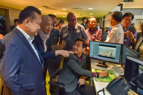 DATUK SERI ALEXANDER NANTA LINGGI