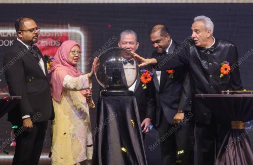 DATUK SERI FADILLAH YUSOF
