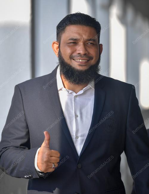MUHAMMAD AZRI WAN DERIS