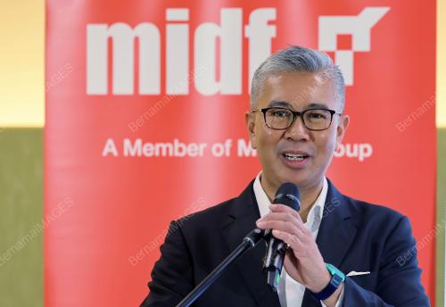 DATUK SERI TENGKU ZAFRUL ABDUL AZIZ