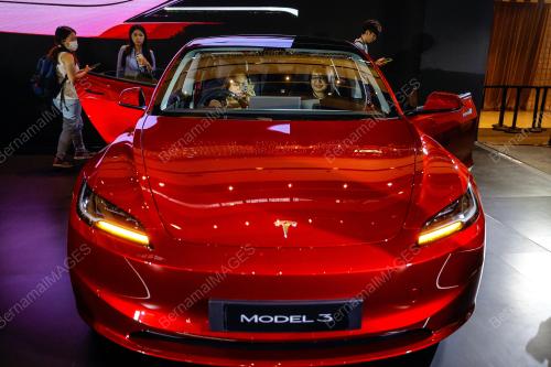 MAJLIS PENGENALAN TESLA MODEL 3