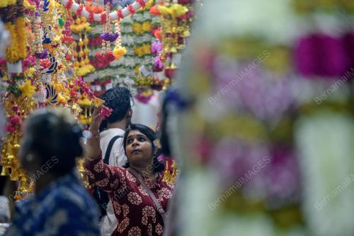 PERSIAPAN AWAL PERAYAAN DEEPAVALI