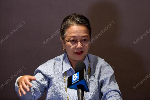 ARMIDA SALSIAH ALISJAHBANA