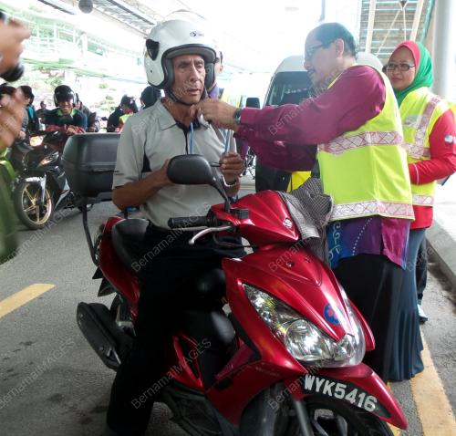 KL76_28082015_KEMPEN_ADVOKASI