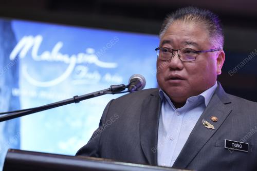 DATUK SRI TIONG KING SING