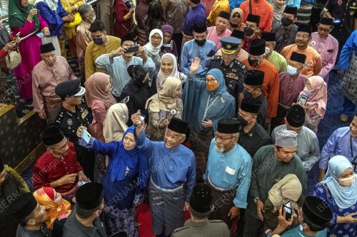 AL-SULTAN ABDULLAH RI'AYATUDDIN AL-MUSTAFA BILLAH SHAH