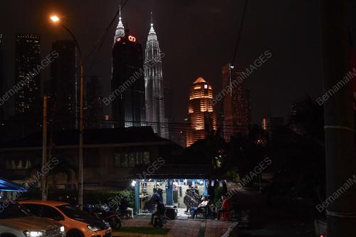 GUNTING RAMBUT AIDILFITRI