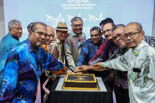 DATUK SERI DR SHAMSUL ANUAR NASARAH