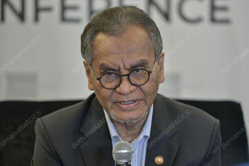 DATUK SERI DR DZULKEFLY AHMAD