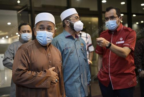 DATUK SERI TUAN IBRAHIM TUAN MAN