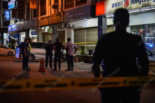 ROMPAKAN DI SEBUAH BANK