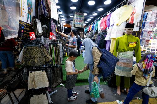 SHOOPING RAYA