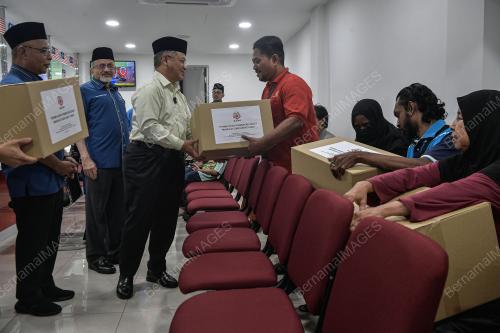 DATUK DR MOHD NA'IM MOKHTAR
