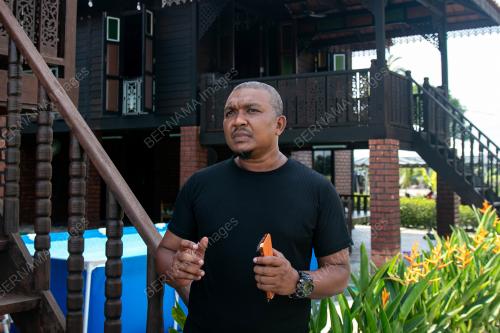 MOHD SHUIB BAHARI