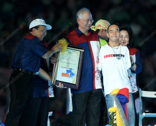 KL77_31082012_ANUGERAH