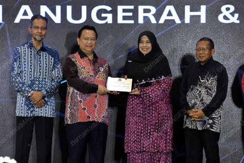 DATUK SERI ALEXANDER NANTA LINGGI