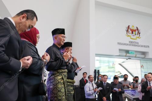 TENGKU DATUK SERI ZAFRUL TENGKU ABDUL AZIZ
