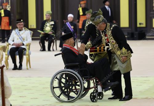 AL-SULTAN ABDULLAH RI'AYATUDDIN AL-MUSTAFA BILLAH SHAH