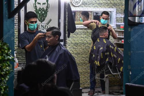 GUNTING RAMBUT AIDILFITRI