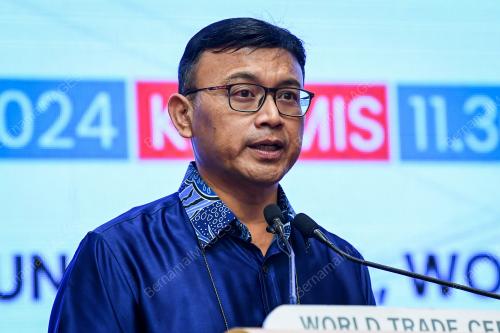 PROF DATUK DR MOHD EKHWAN TORIMAN