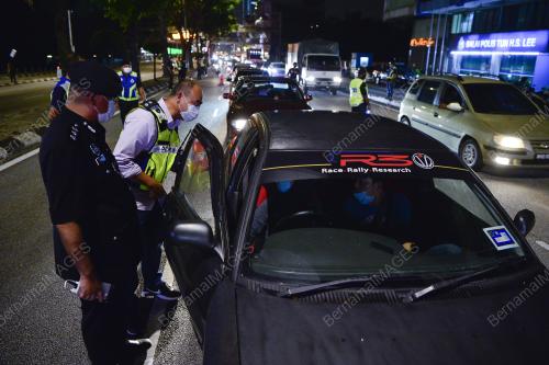 POLIS KUATKUASA PERINTAH KAWALAN PERGERAKAN
