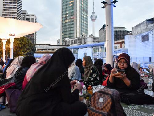 MASJID JAMEK BERBUKA PUASA