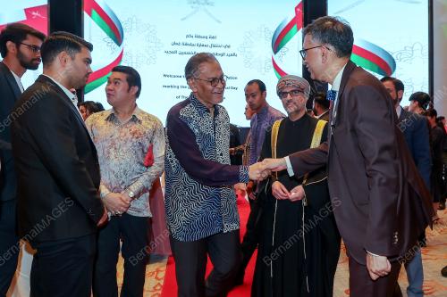 DATUK SERI DR DZULKEFLY AHMAD