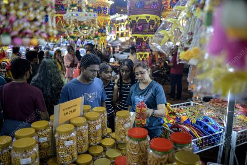 PERSIAPAN AWAL PERAYAAN DEEPAVALI