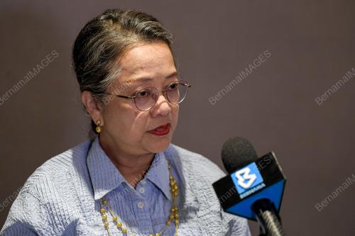 ARMIDA SALSIAH ALISJAHBANA