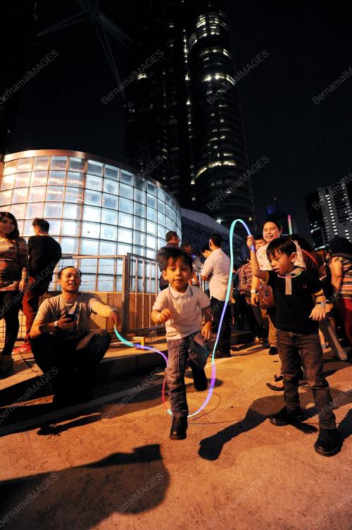 KL78_23032013_EARTH_HOUR