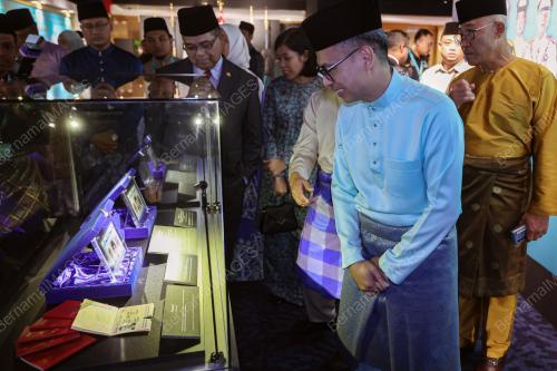 FAHMI FADZIL