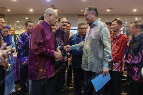 DATUK SERI DR SHAMSUL ANUAR NASARAH