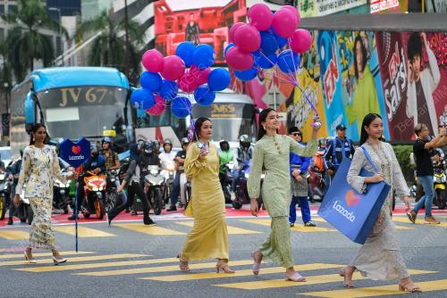 LAZADA FESYEN RAYA LAZLOOK