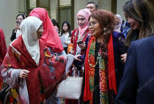 DATUK SERI DR WAN AZIZAH WAN ISMAIL