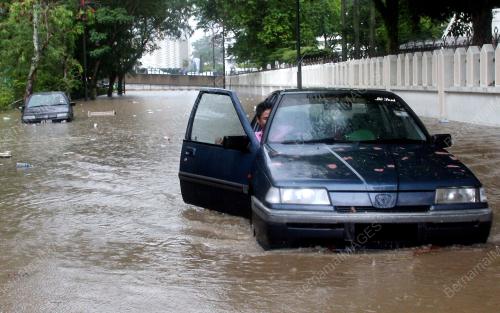 BANJIR KILAT