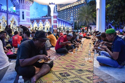 MASJID JAMEK BERBUKA PUASA