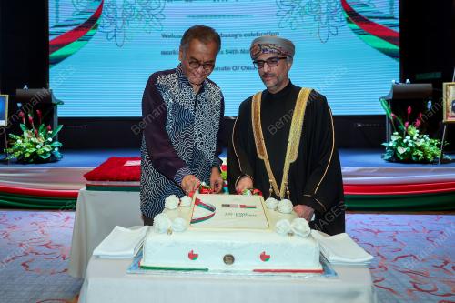 DATUK SERI DR DZULKEFLY AHMAD