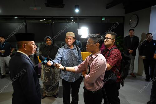DATUK MUZLI MOHD ZIN