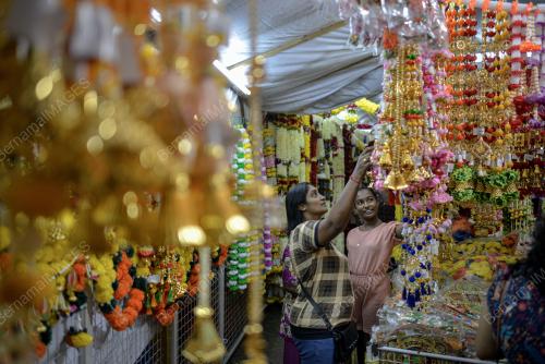 PERSIAPAN AWAL PERAYAAN DEEPAVALI
