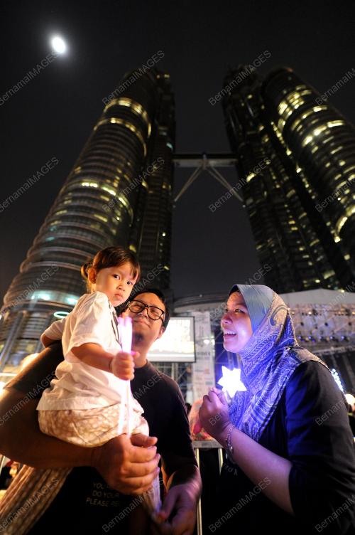 KL79_23032013_EARTH_HOUR