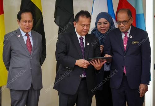 DATUK SERI ALEXANDER NANTA LINGGI