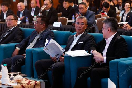 TENGKU DATUK SERI ZAFRUL ABDUL AZIZ