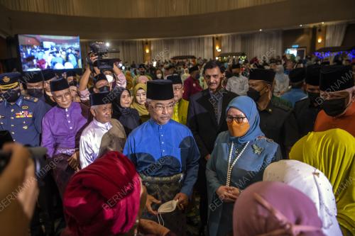 AL-SULTAN ABDULLAH RI'AYATUDDIN AL-MUSTAFA BILLAH SHAH