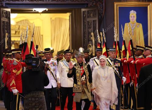 AL-SULTAN ABDULLAH RIÃ•AYATUDDIN AL-MUSTAFA BILLAH SHAH