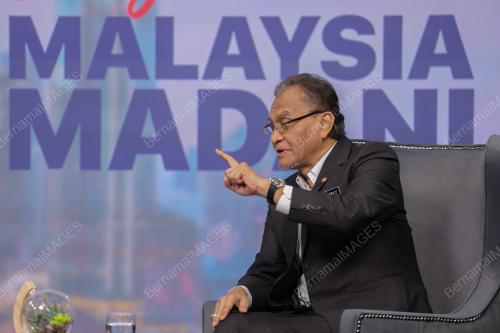 DATUK SERI DR DZULKEFLY AHMAD