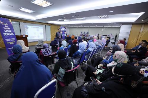 AKRAB BERNAMA